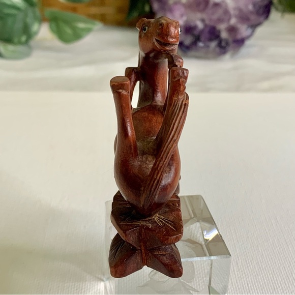 Vintage Red Boxwood Hand Carved Horse Netsuke Figurine W Inset Glass Eyes 2.75" - Picture 6 of 16